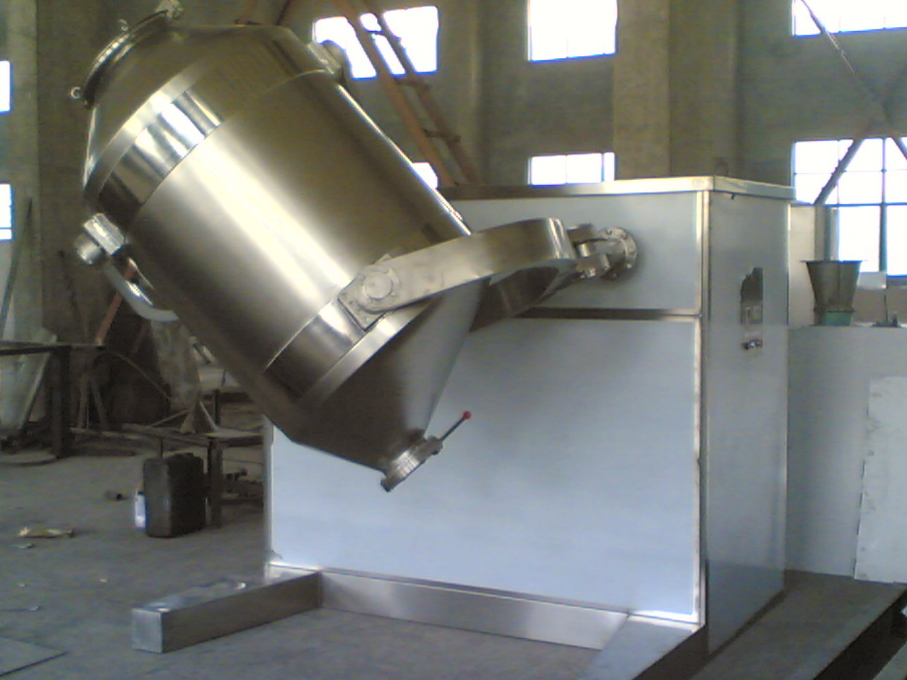 SYH系列多向運(yùn)動(dòng)混合機(jī)